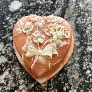 Avondale Crushed Glass Heart Shaped Pink Jewelry Box